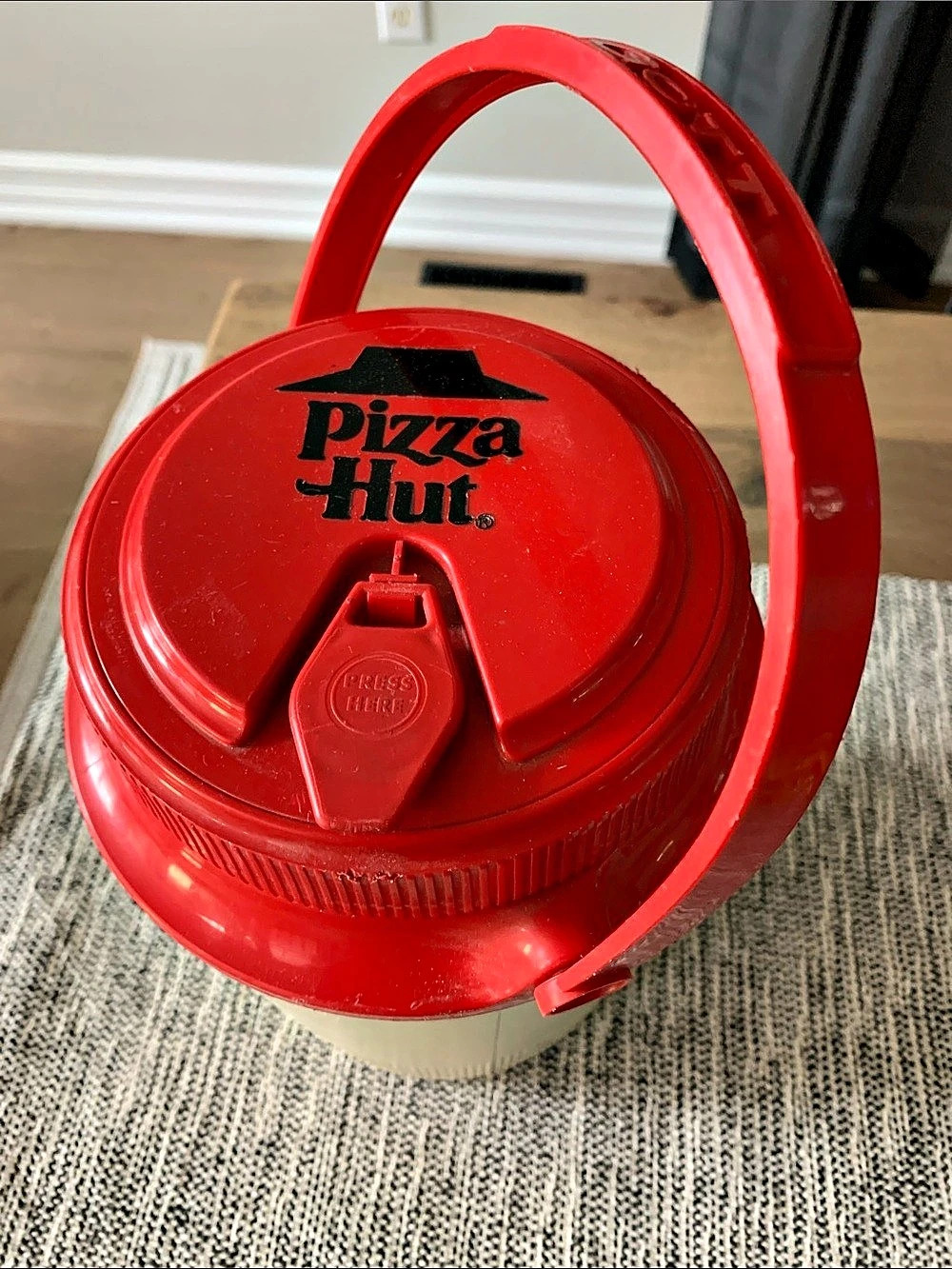 Pizza Hut Gott Model 1502 1/2 Gallon Water Cooler Jug Gott Red & White Water